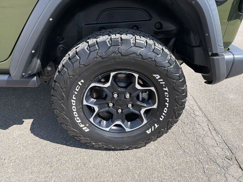 Used 2023 Jeep Wrangler Unlimited Rubicon 4xe w/ Cold Weather Group AWD/4WD image 32