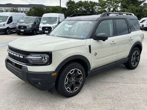 Used 2025 Ford Bronco Sport Outer Banks w/ Outer Banks Tech Package+ AWD/4WD image 7