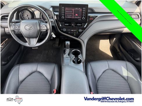 Used 2024 Toyota Camry SE FWD image 11