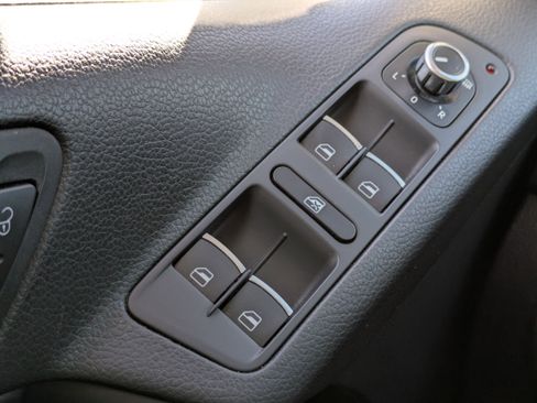 Used 2015 Volkswagen Tiguan R-Line image 22