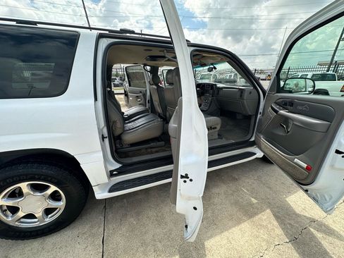 Used 2002 GMC Yukon XL Denali AWD/4WD image 38