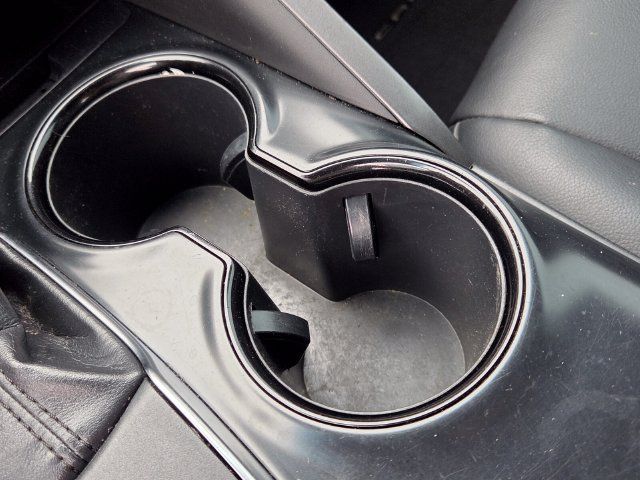 Used 2019 Toyota Camry SE FWD image 21