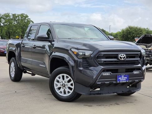 Used 2024 Toyota Tacoma SR5 AWD/4WD image 2
