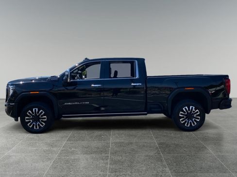 Used 2025 GMC Sierra 2500 Denali Ultimate AWD/4WD image 2