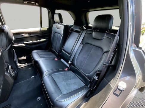 Used 2023 Jeep Grand Cherokee Altitude AWD/4WD image 19