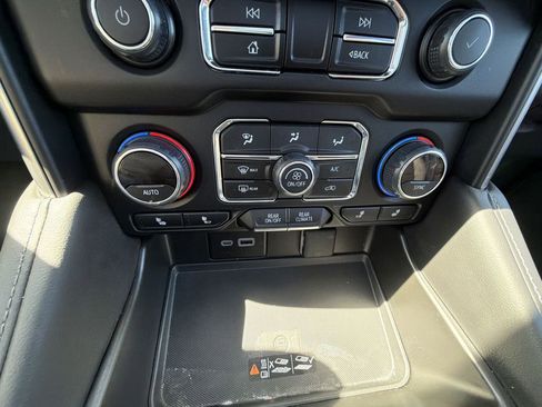 Used 2024 Chevrolet Tahoe Z71 image 25