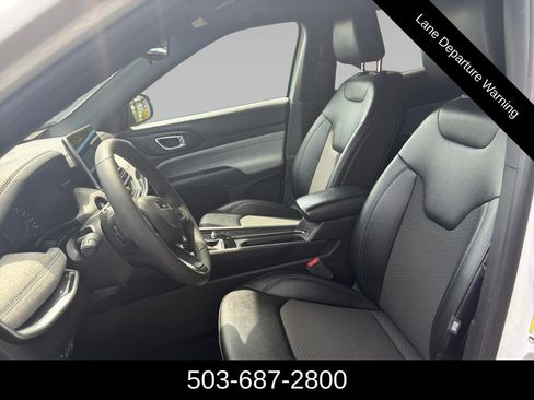 Certified 2024 Jeep Compass Latitude AWD/4WD image 10
