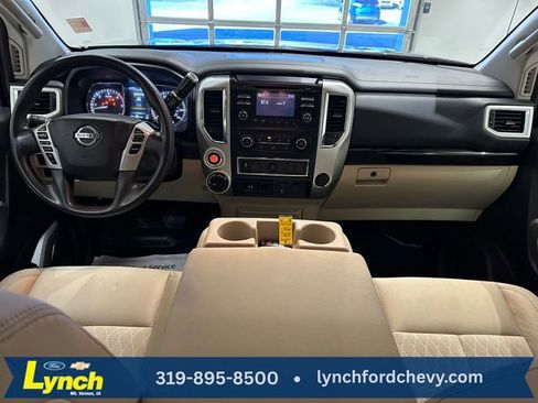 Used 2017 Nissan Titan SV image 7