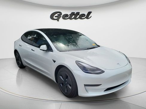 Used 2023 Tesla Model 3 Standard Range RWD image 3