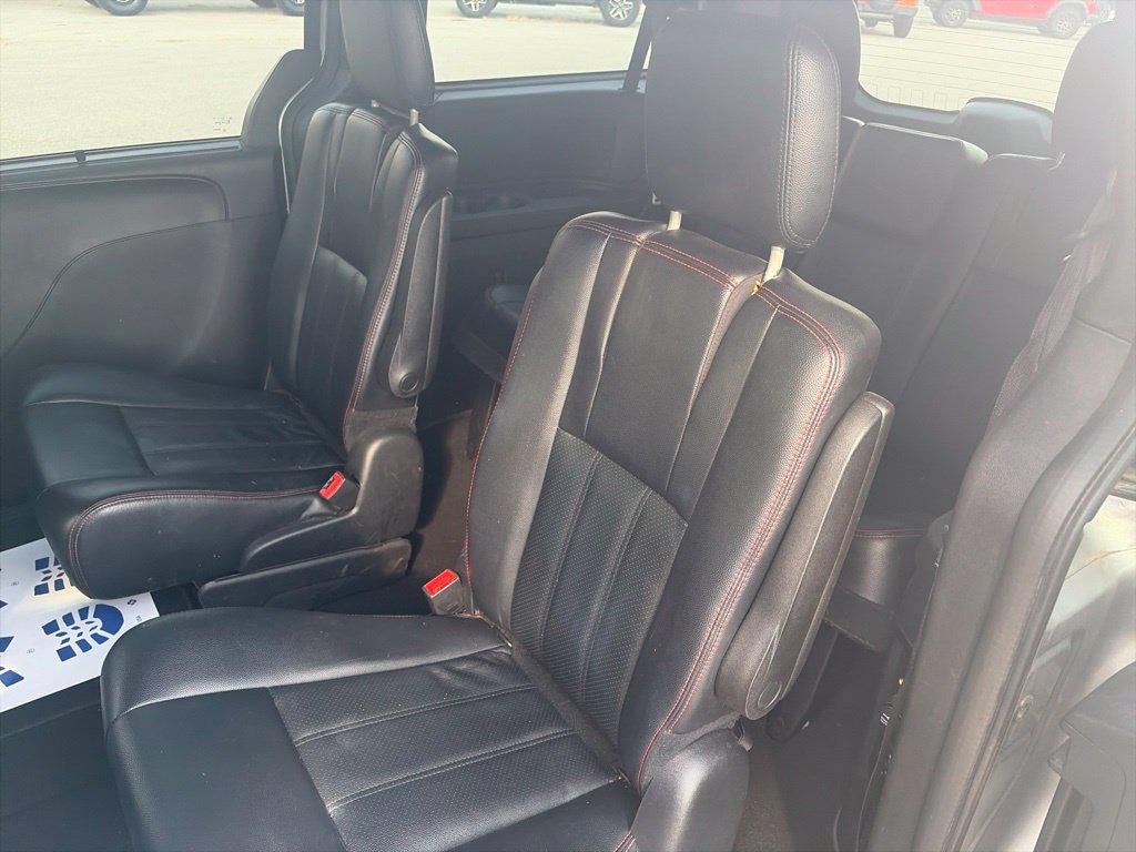 Used 2019 Dodge Grand Caravan GT w/ Safety Sphere Group FWD image 11