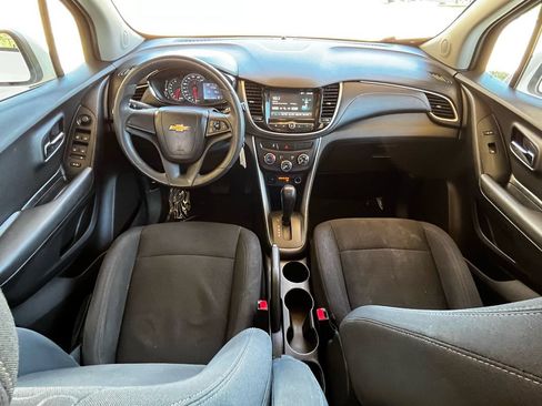 Used 2017 Chevrolet Trax LS FWD image 11