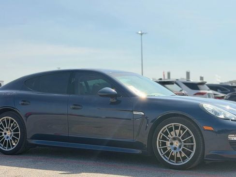 Used 2013 Porsche Panamera 4 Platinum Edition image 16