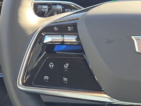 New 2026 Cadillac Optiq Luxury 1 image 29