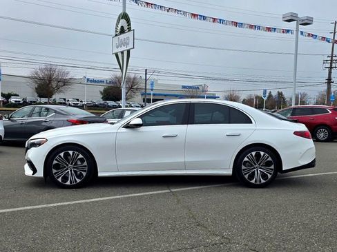 Used 2025 Mercedes-Benz E 350 4MATIC Sedan image 8