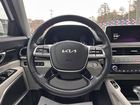 Used 2022 Kia Telluride EX image 10