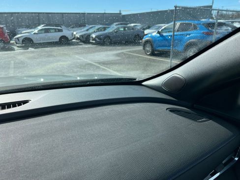 Used 2025 Buick Envista Sport Touring image 34