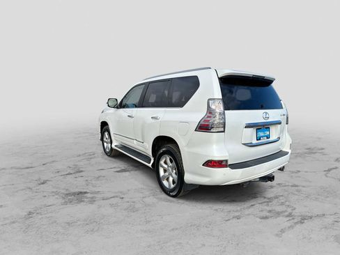 Used 2017 Lexus GX 460 w/ Navigation Package image 6