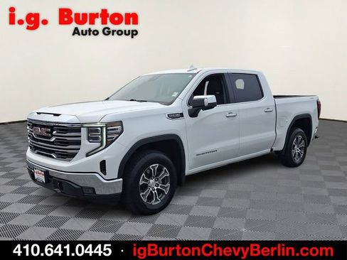 Certified 2025 GMC Sierra 1500 SLT AWD/4WD image 3