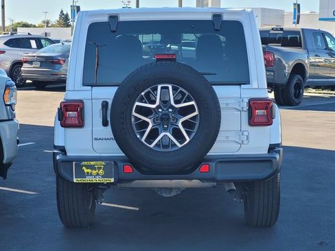 Certified 2025 Jeep Wrangler Unlimited Sahara AWD/4WD image 5