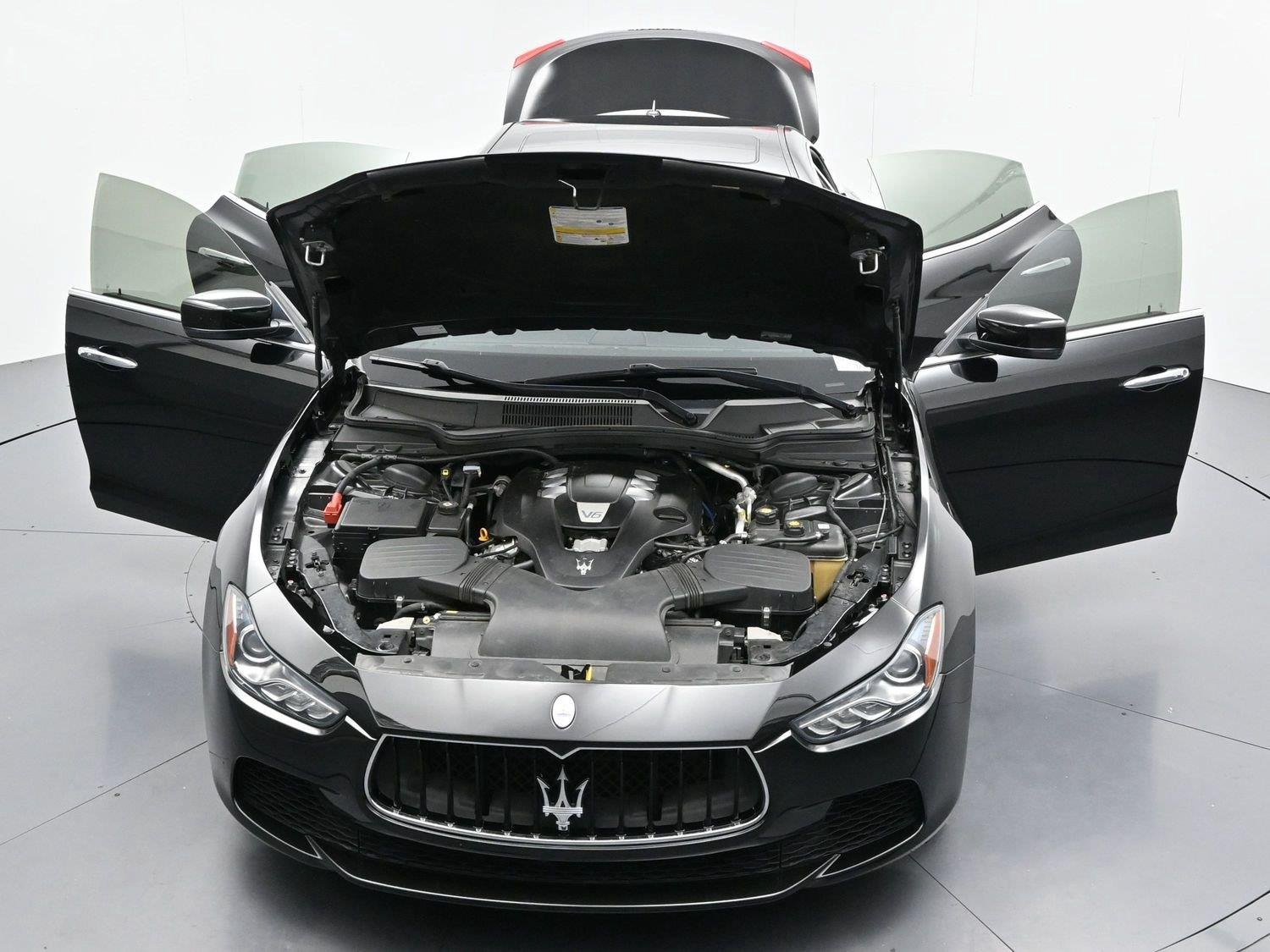 Used 2015 Maserati Ghibli RWD image 43