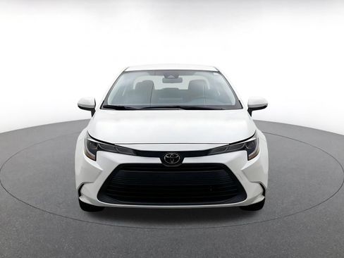 Used 2025 Toyota Corolla LE FWD image 2