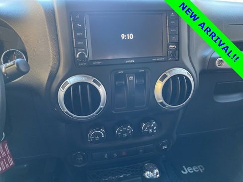 Used 2014 Jeep Wrangler Sahara w/ Connectivity Group image 11