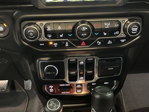 Used 2023 Jeep Wrangler Unlimited Rubicon 392 image 23