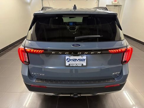 Certified 2025 Ford Explorer Active w/ Active Comfort Package AWD/4WD image 5
