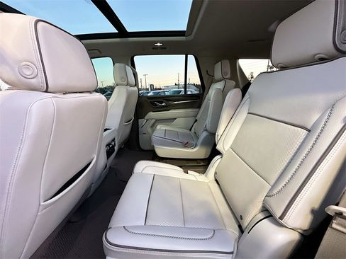 Used 2023 GMC Yukon Denali image 4