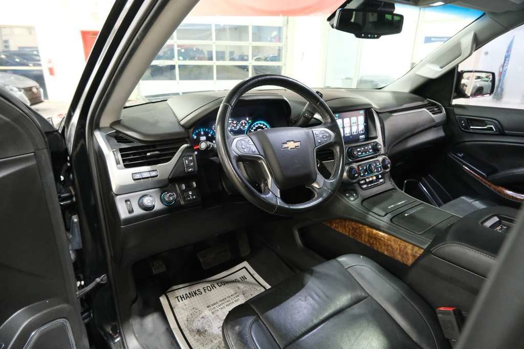Used 2019 Chevrolet Suburban Premier AWD/4WD image 17