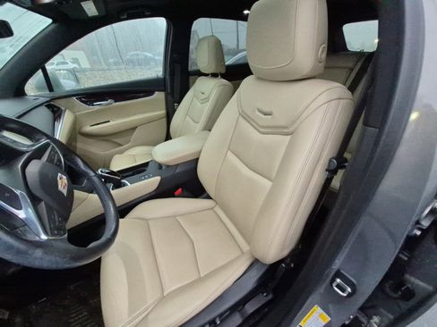 Used 2019 Cadillac XT5 Luxury image 11