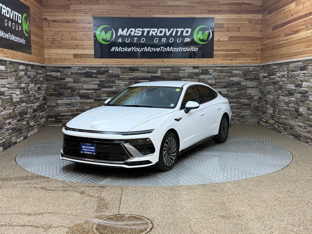 Used 2025 Hyundai Sonata SEL FWD image 4