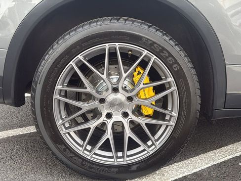 Used 2015 Porsche Cayenne S image 14