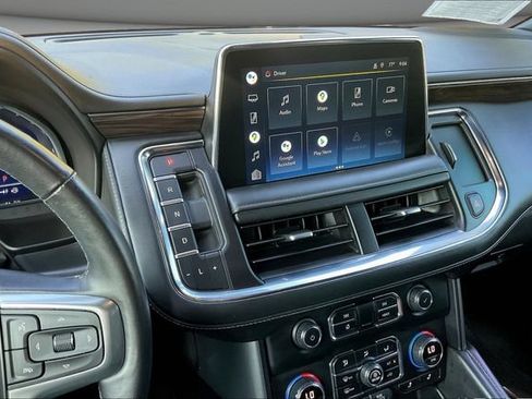 Used 2022 Chevrolet Tahoe Z71 w/ Luxury Package AWD/4WD image 11