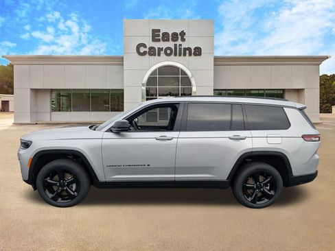New 2026 Jeep Grand Cherokee L Limited w/ Limited Altitude Package AWD/4WD image 6