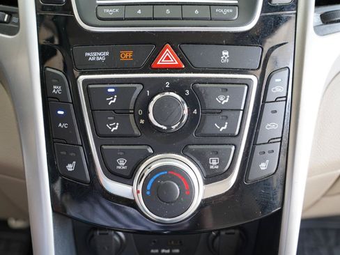 Used 2014 Hyundai Elantra GT w/ Option Group 02 FWD image 21