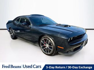 Used 2018 Dodge Challenger R/T video 1