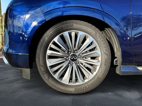 Used 2025 INFINITI QX80 Luxe image 9