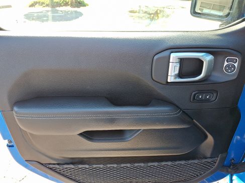 Certified 2022 Jeep Wrangler Unlimited Sahara w/ LED Lighting Group image 12