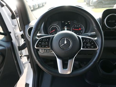 Used 2024 Mercedes-Benz Sprinter 2500 image 2