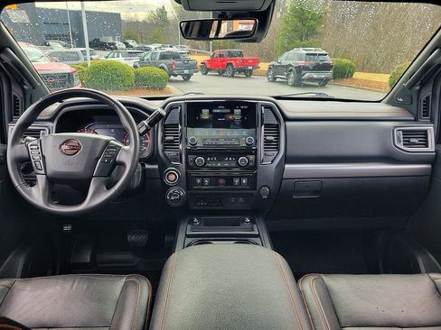 Used 2023 Nissan Titan PRO-4X w/ Pro-4x Convenience Package image 16