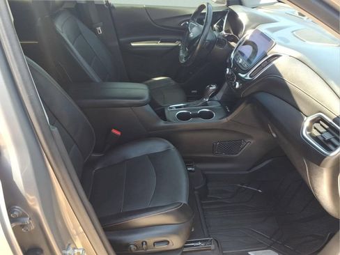 Used 2018 Chevrolet Equinox Premier FWD image 12