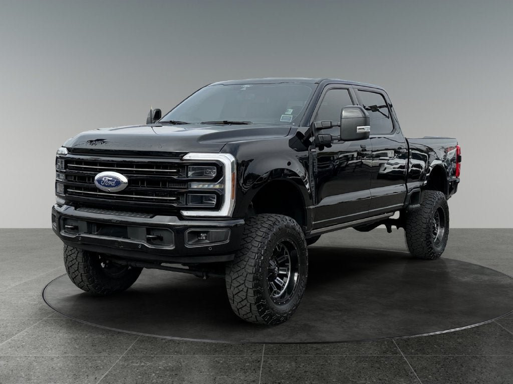 Used 2025 Ford F350 Platinum w/ FX4 Off-Road Package AWD/4WD image 3