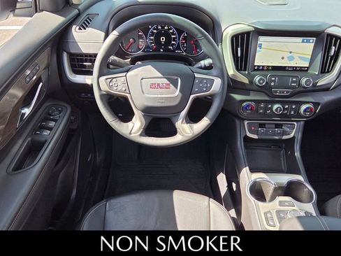 Used 2024 GMC Terrain Denali image 7