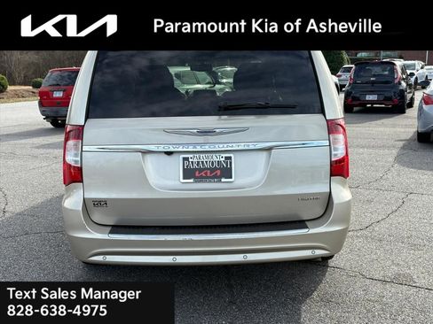 Used 2013 Chrysler Town & Country Limited w/ Luxury Group image 5