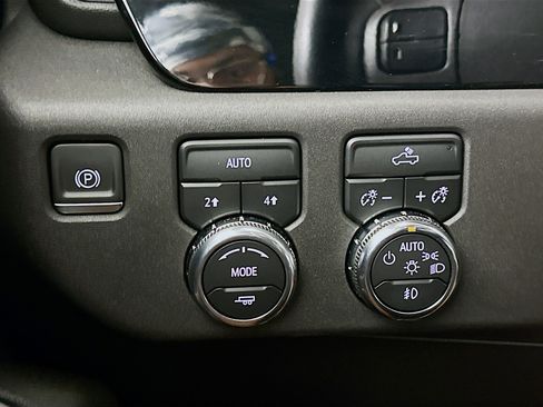 Used 2024 GMC Sierra 1500 Elevation w/ LPO, Elevation Black Package image 16