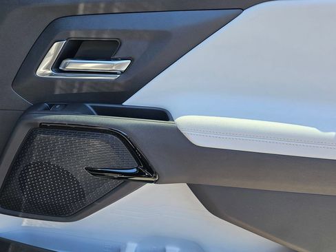 New 2026 Chevrolet Silverado EV 4x4 Crew Cab image 11