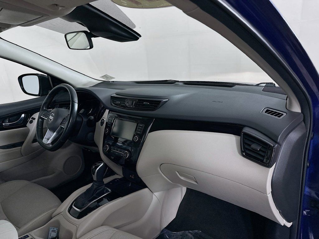Certified 2021 Nissan Rogue Sport SL FWD image 39