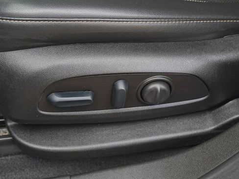 Used 2023 GMC Acadia SLT FWD image 12