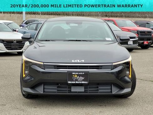 New 2025 Kia K4 LX image 2